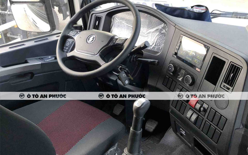 Nội thất xe đầu kéo Shacman X3000