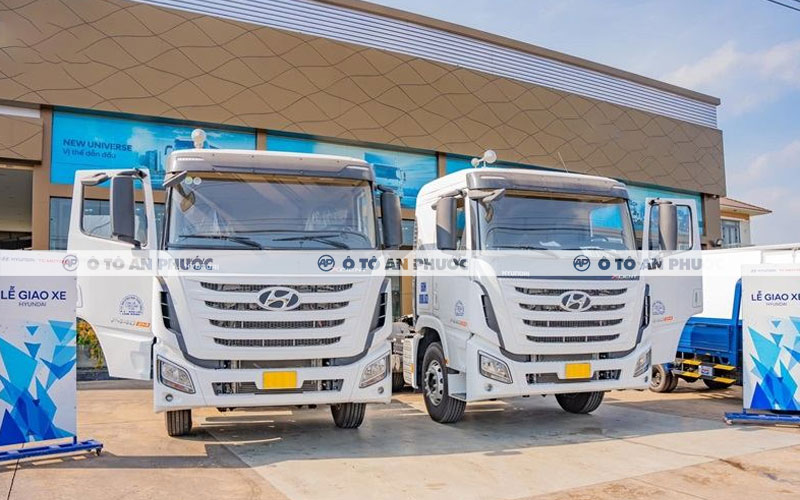 giá xe đầu kéo xcient