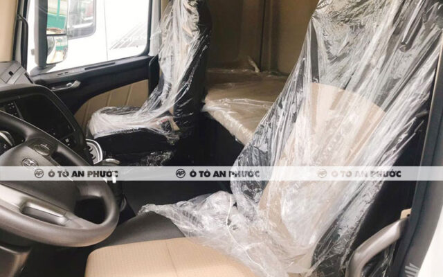 Nội thất Hyundai Xcient 440HP