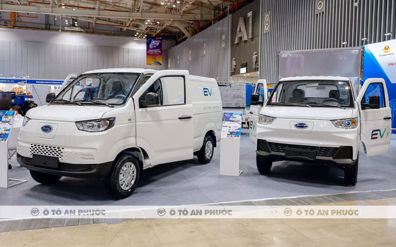Xe van điện Karry E5