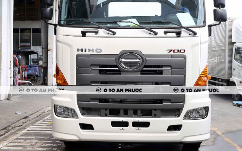 Ngoại thất đầu kéo hino 700