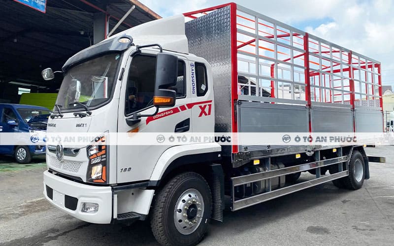 Xe tải Dongfeng X1 thùng mui bạt