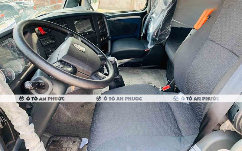 Nội thất đầu kéo Howo A7 420