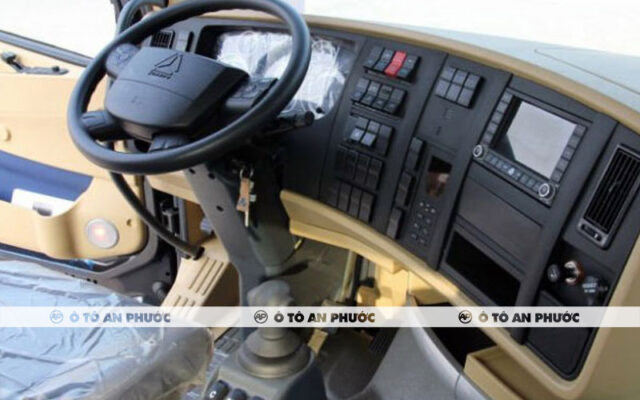Nội thất đầu kéo Howo A7 420