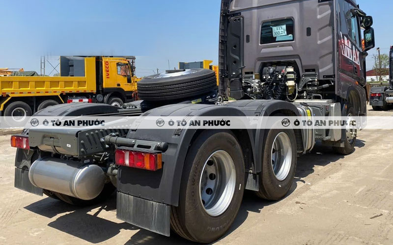 Ngoại thất Howo Max 440