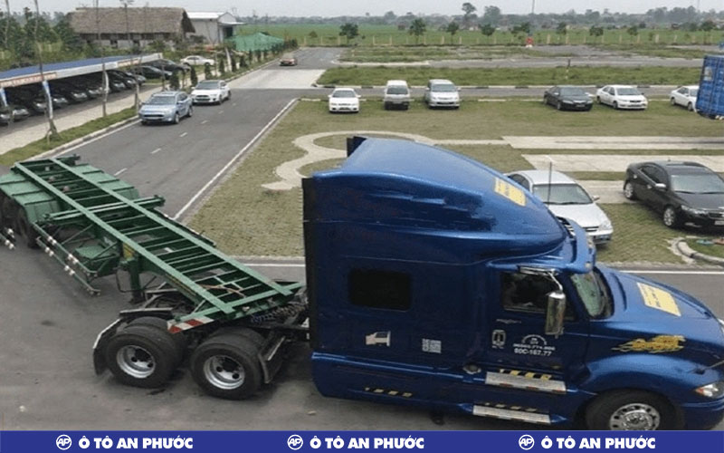 Thi bằng lái xe đầu kéo