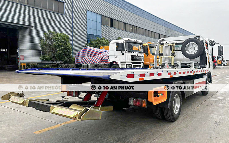 Xe cứu hộ Isuzu sàn 5m6