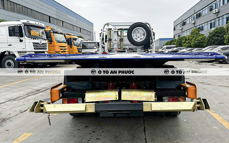 Khung gầm xe cứu hộ Isuzu sàn 6m4