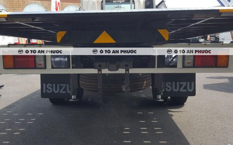 Khung gầm xe cứu hộ Isuzu sàn 5m6