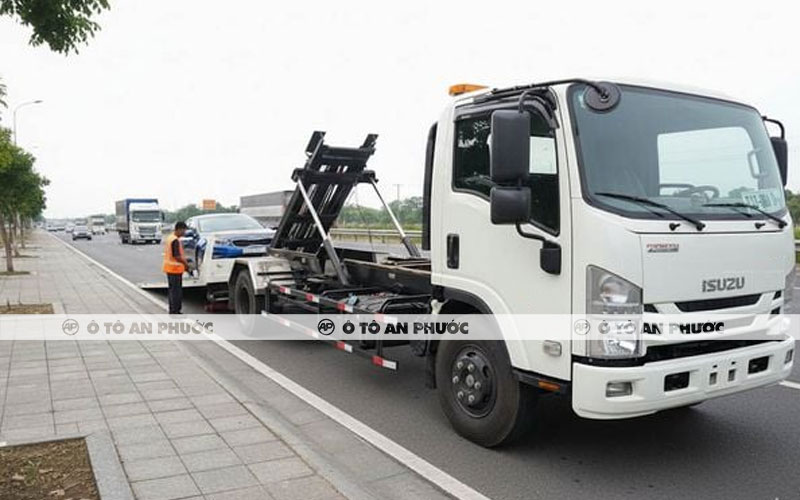 Xe cứu hộ giao thông Isuzu 2T5