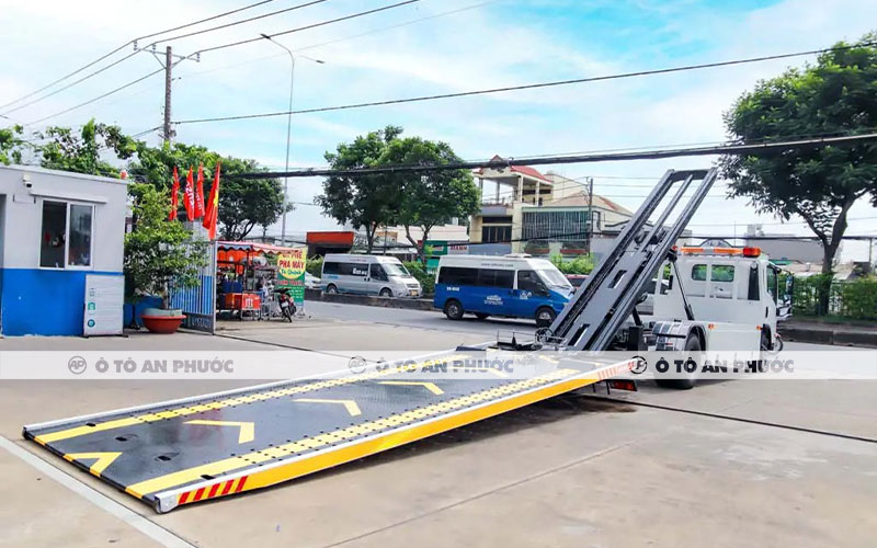 Xe cứu hộ Isuzu 5.5 tấn