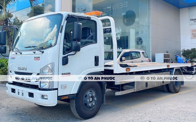 Ngoại thất xe cứu hộ Isuzu sàn 6m4