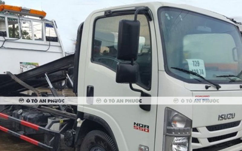 Ngoại thất xe cứu hộ Isuzu sàn 6m4