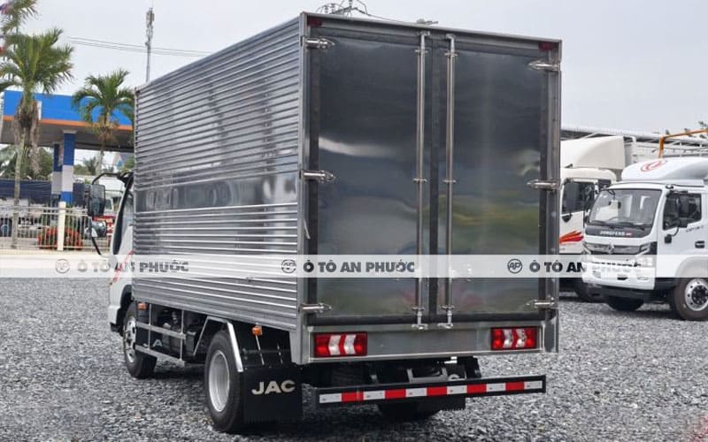 Jac H200 E5 thùng kín