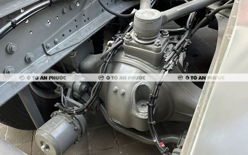 Cầu xe đầu kéo Howo TH7 460