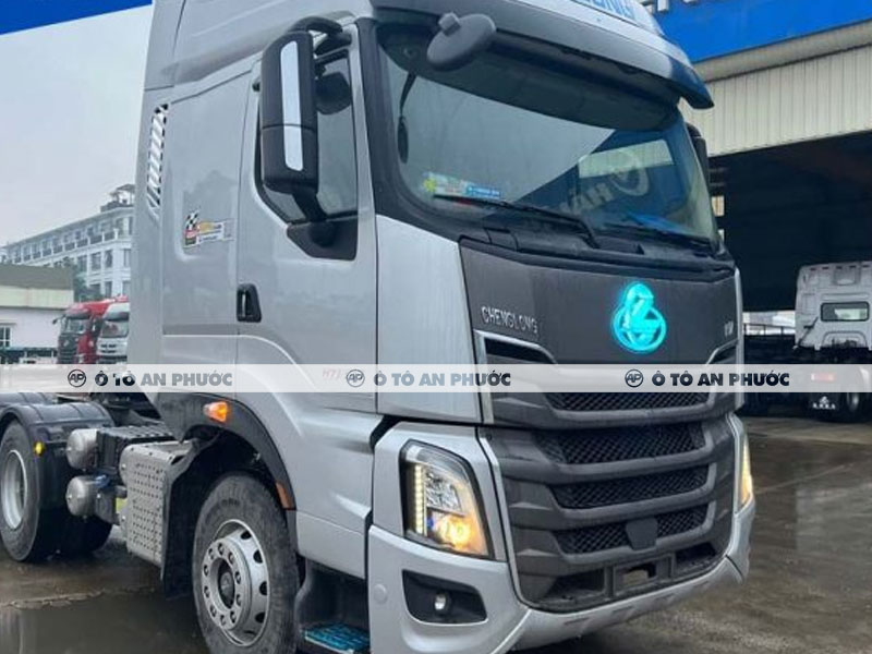 Ngoại thất đầu kéo Chenglong H7 LuxX