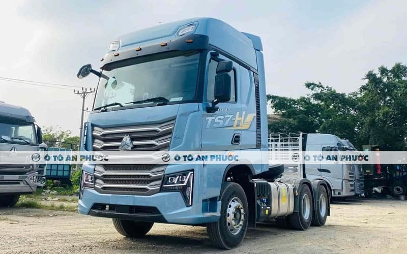 Ngoại thất xe đầu kéo Howo TS7