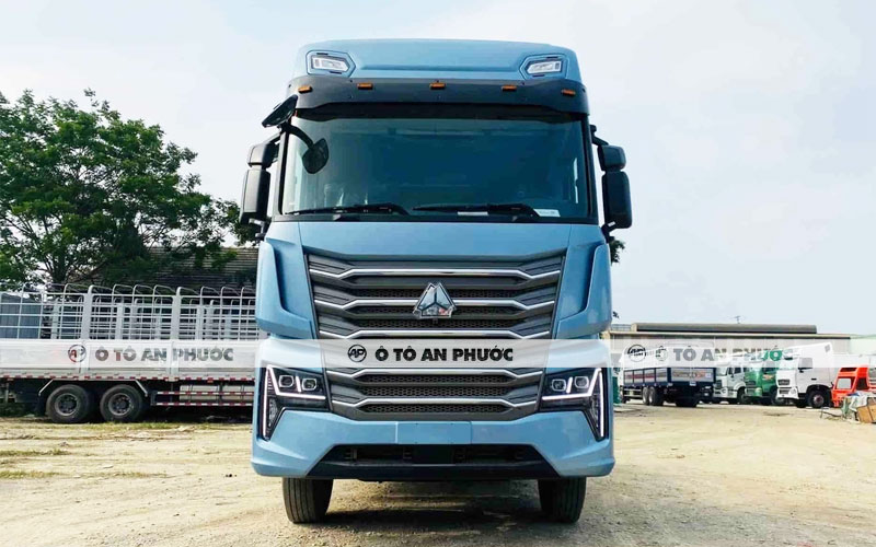 Ngoại thất xe đầu kéo Howo TS7