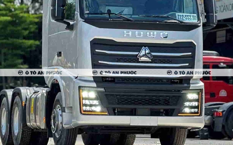 Ngoại thất đầu kéo Howo 460 TH7