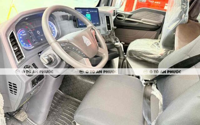 Nội thất đầu kéo Howo TX 400