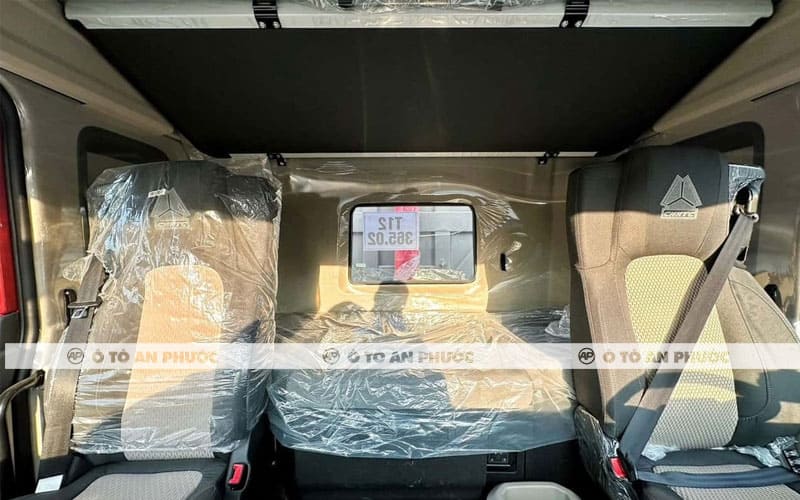 Nội thất đầu kéo Howo 460 TH7
