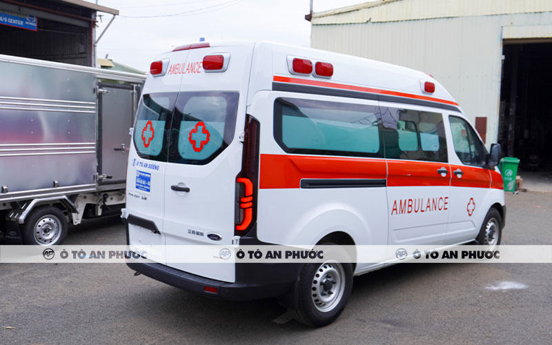 Động cơ xe cứu thương Ford Transit