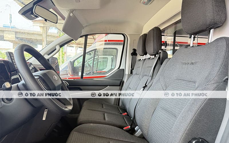 Nội thất xe cấp cứu Ford Transit