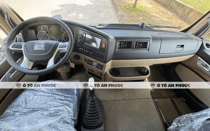 Nội thất xe ben Howo TX 400